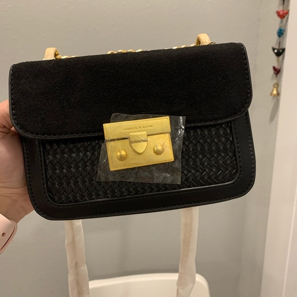 Gorgeous black crossbody chain bag - Picture 2 of 4